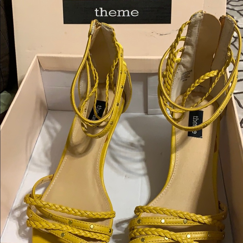 Women’s shoes